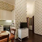 Riga's Timeless Elegance شقة